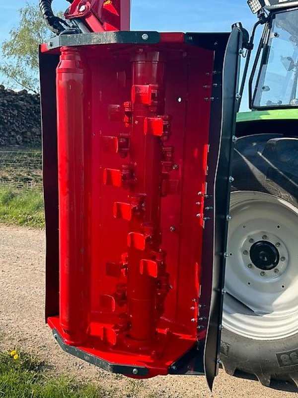 Mulcher typu Omarv Böschungsmulcher Mulcher Auslegemulcher Auslegemäher D 550, Gebrauchtmaschine v Schmallenberg (Obrázek 18)