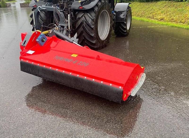 Mulcher typu Omarv Böschungsmulcher Seitenmulcher Schlegelmulcher Mulcher, Gebrauchtmaschine v Schmallenberg (Obrázek 13)