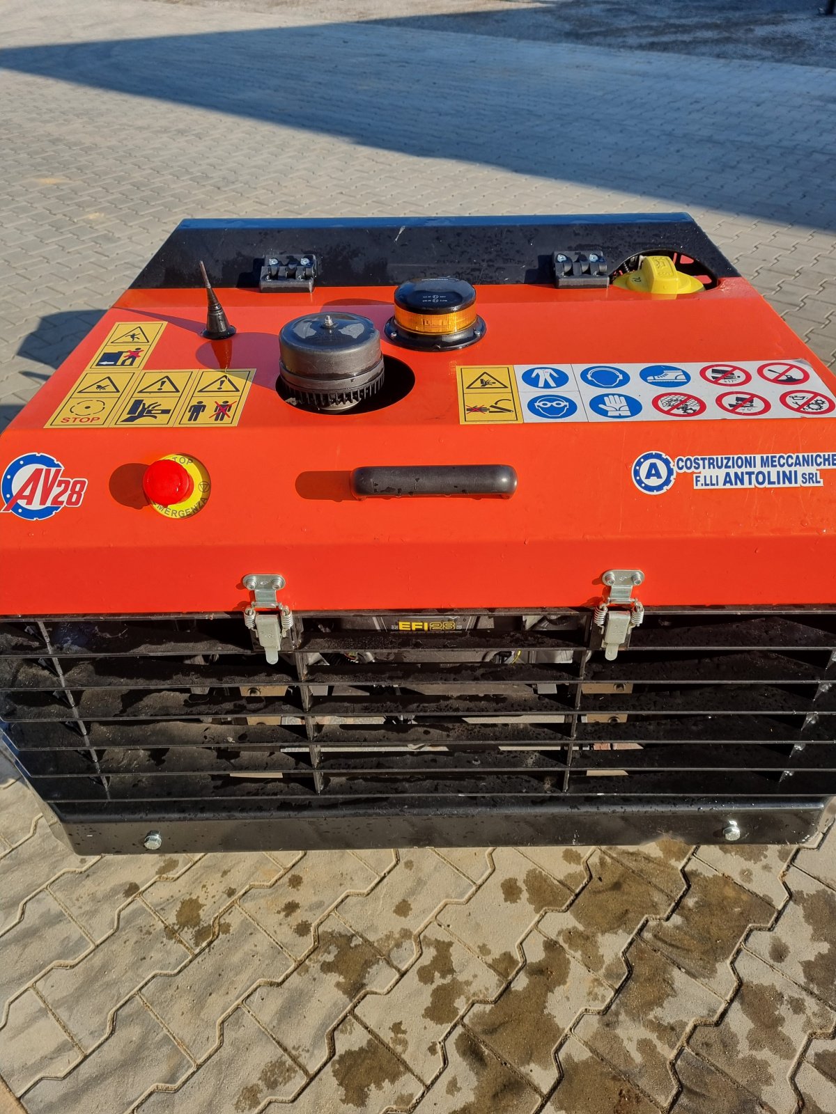 Mulcher του τύπου Reil & Eichinger Mulchraupe Funkraupe AV28 Abverkauf Mietparkmaschine -sofort-, Gebrauchtmaschine σε Nittenau (Φωτογραφία 4)