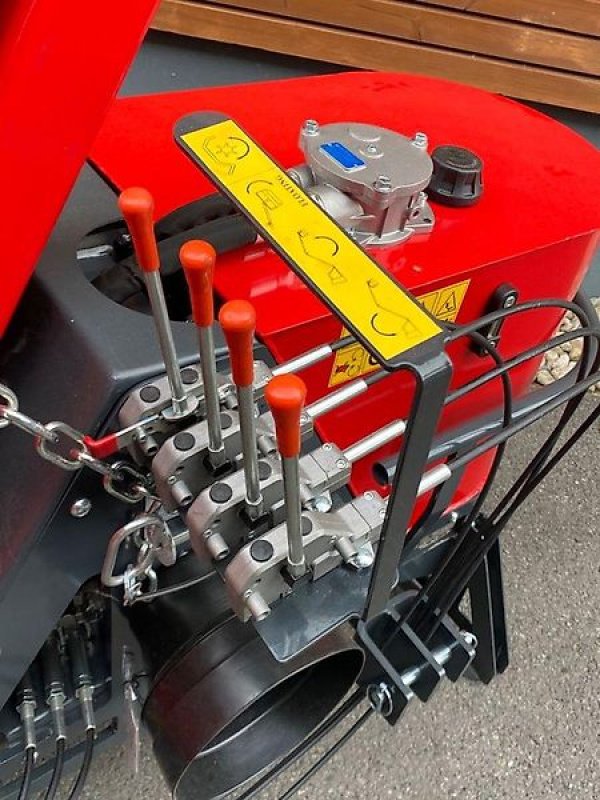 Mulcher Türe ait Sonstige Böschungsmulcher Auslegemulcher Mulcher Schlegelmulcher Ausleger, Gebrauchtmaschine içinde Schmallenberg (resim 7)