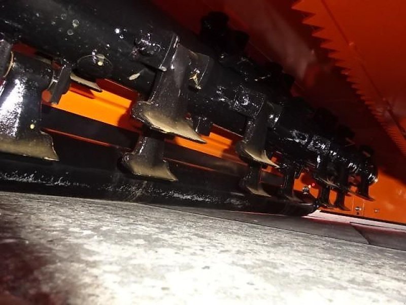 Mulcher of the type Talex Böschung Schlegelmulcher RB EVO - 140  Hydraulisch - für Kleintraktoren mit Gelenkwelle, Neumaschine in Neureichenau (Picture 8)