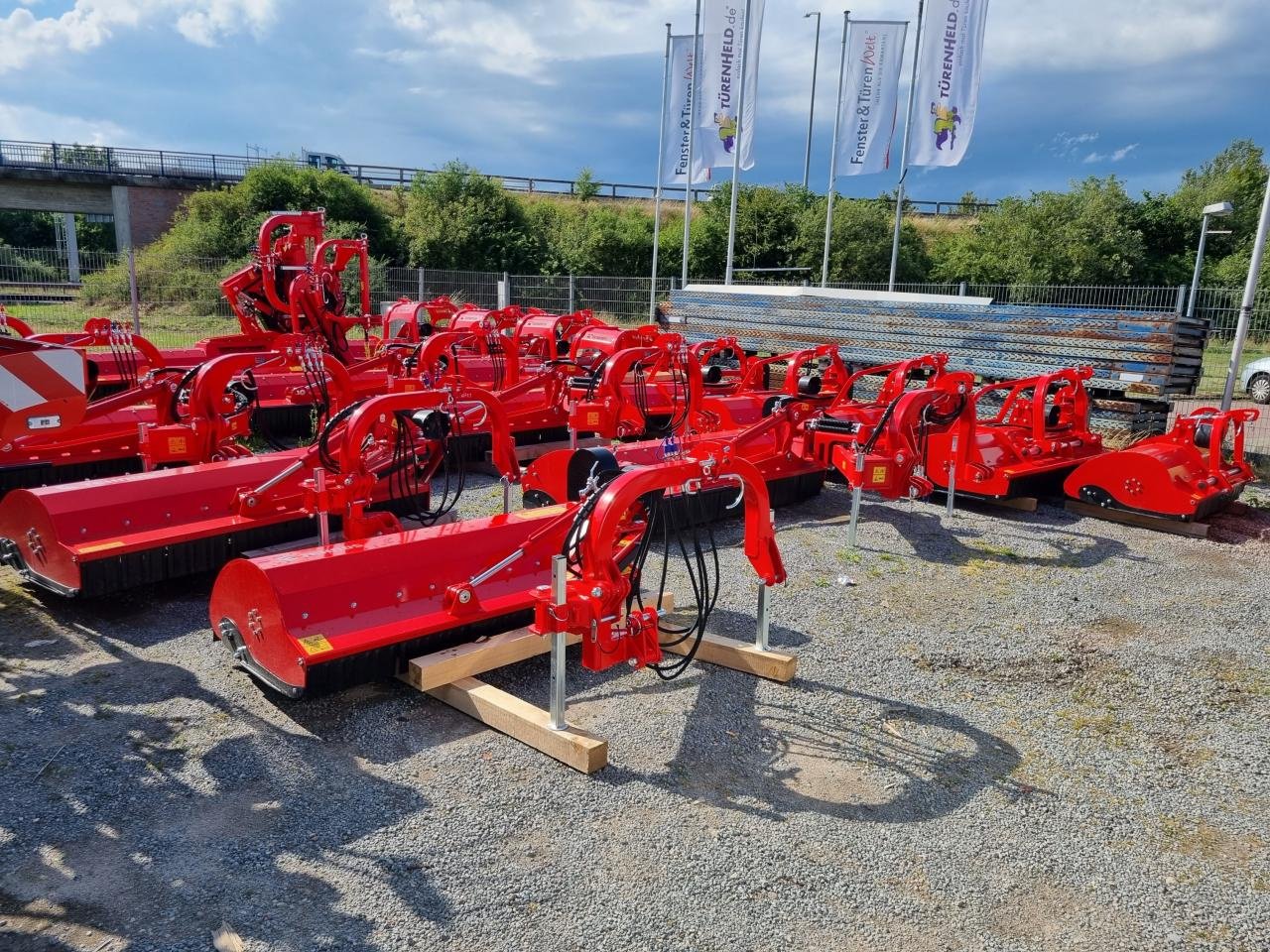 Mulcher des Typs Tehnos Alle Modelle, Gebrauchtmaschine in Stuhr (Bild 1)