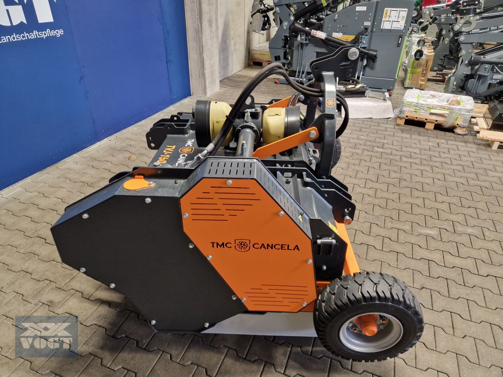 Mulcher типа TMC Cancela TVJ-150 Mulcher mit Pick-Up für Obst-und Weinbau-Lagergerät, Neumaschine в Schmallenberg (Фотография 4)