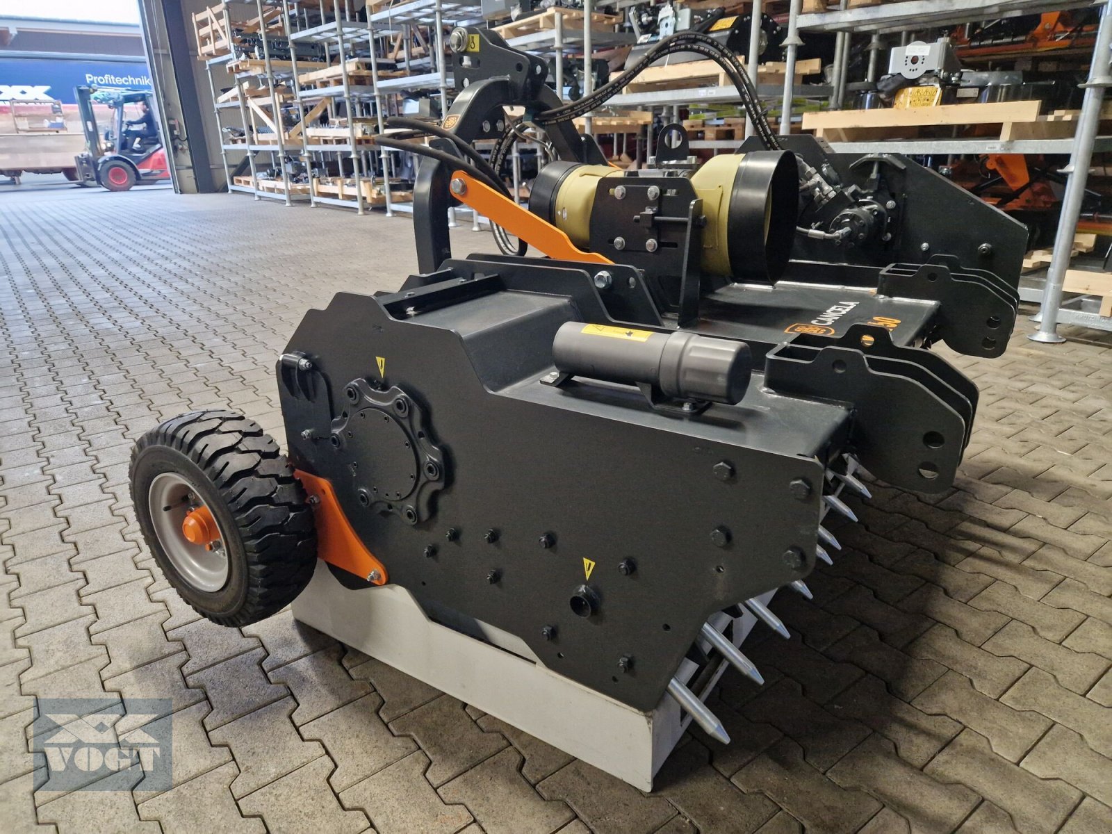 Mulcher типа TMC Cancela TVJ-150 Mulcher mit Pick-Up für Obst-und Weinbau-Lagergerät, Neumaschine в Schmallenberg (Фотография 10)