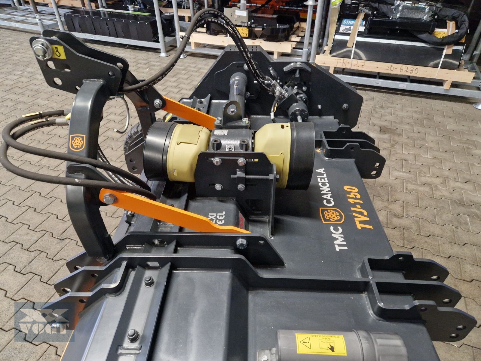 Mulcher типа TMC Cancela TVJ-150 Mulcher mit Pick-Up für Obst-und Weinbau-Lagergerät, Neumaschine в Schmallenberg (Фотография 12)