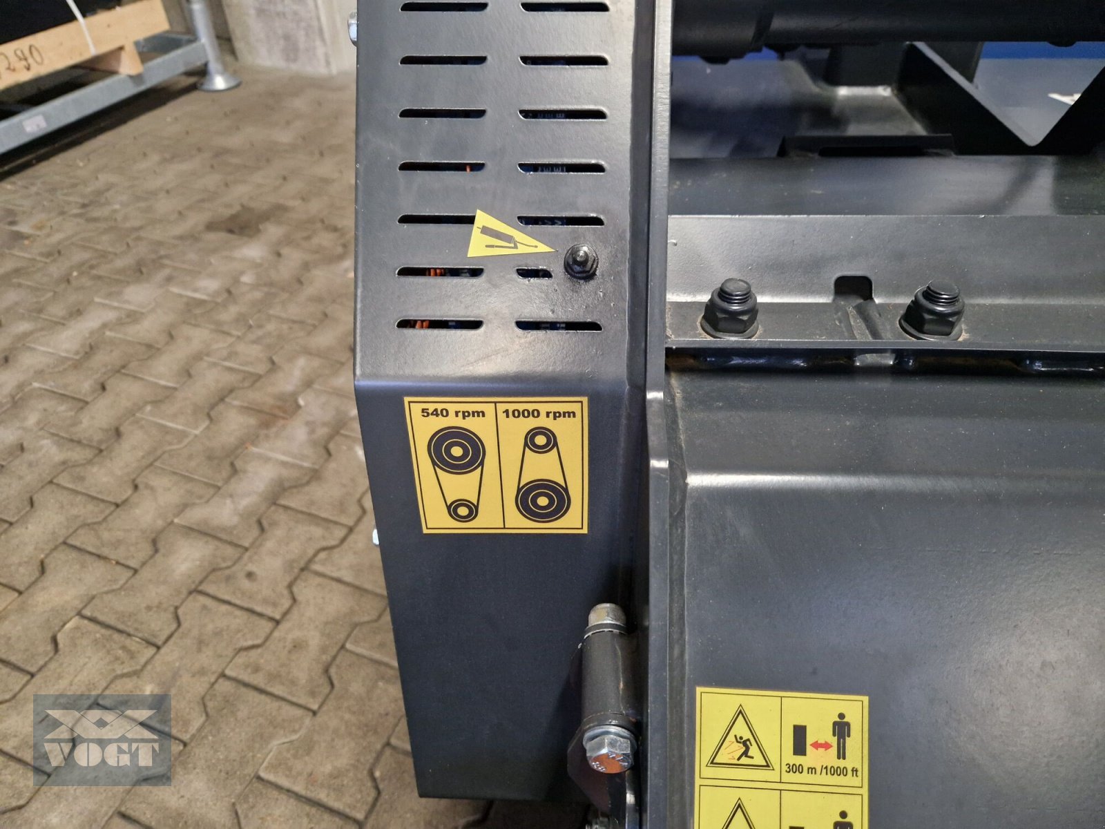 Mulcher типа TMC Cancela TVJ-150 Mulcher mit Pick-Up für Obst-und Weinbau-Lagergerät, Neumaschine в Schmallenberg (Фотография 16)