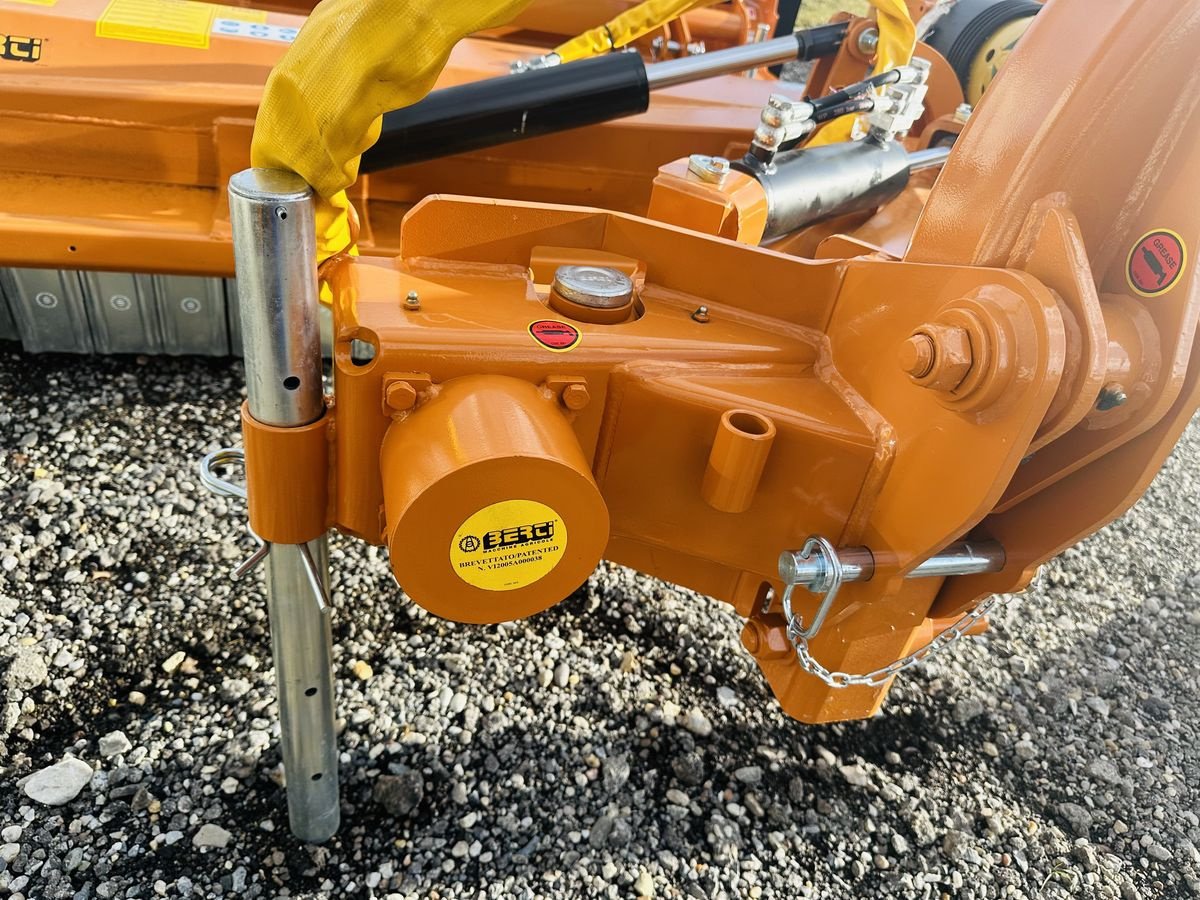 Mulchgerät & Häckselgerät del tipo Berti TA 220 Böschungsmulcher, Neumaschine In Hohenruppersdorf (Immagine 5)