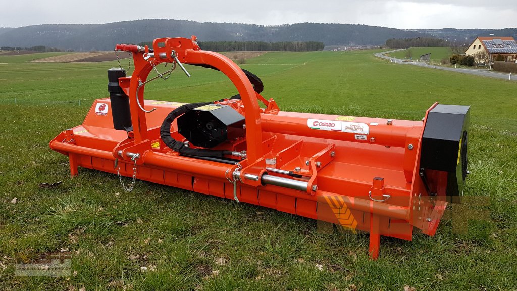 Mulchgerät & Häckselgerät des Typs Cosmo Schlegelmulchgerät 220, Neumaschine in Neudrossenfeld (Bild 1)