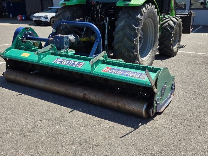 Mulchgerät & Häckselgerät des Typs Desvoys 5263 MASTER FIELD, Gebrauchtmaschine in ST MARTIN EN HAUT (Bild 1)
