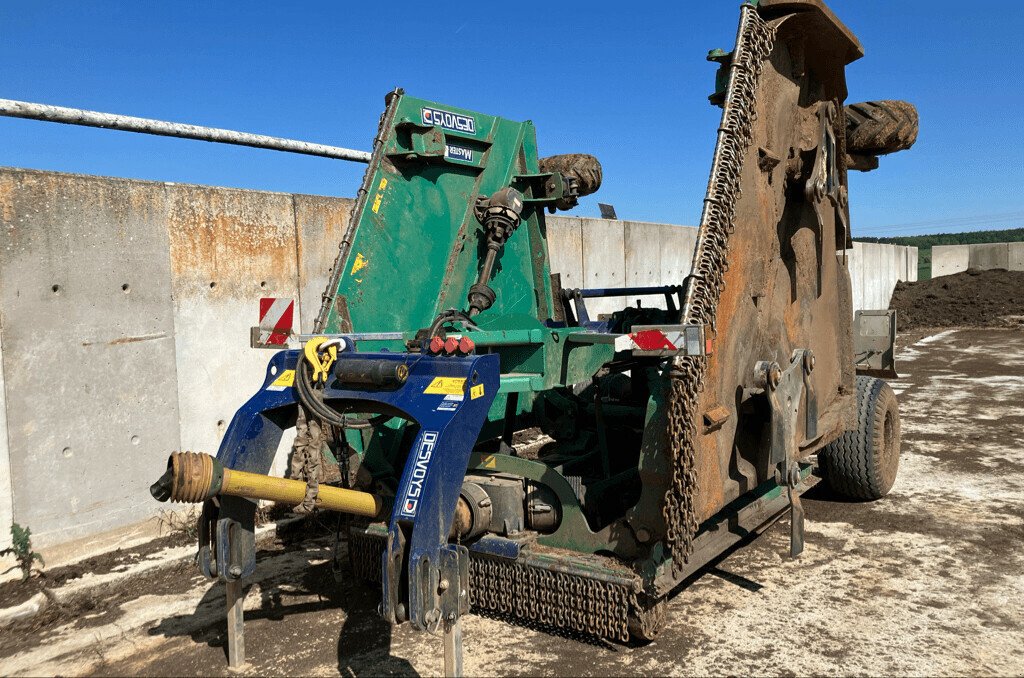 Mulchgerät & Häckselgerät des Typs Desvoys BROYEUR BV MASTER COUPE, Gebrauchtmaschine in NOGENT (Bild 1)