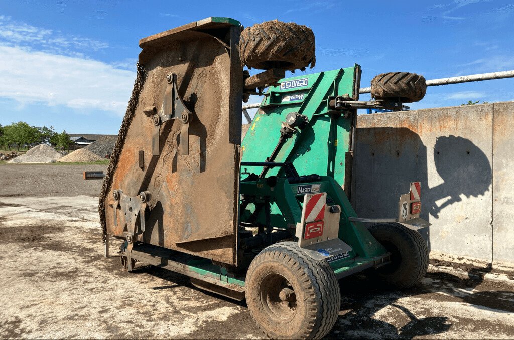 Mulchgerät & Häckselgerät des Typs Desvoys BROYEUR BV MASTER COUPE, Gebrauchtmaschine in NOGENT (Bild 2)