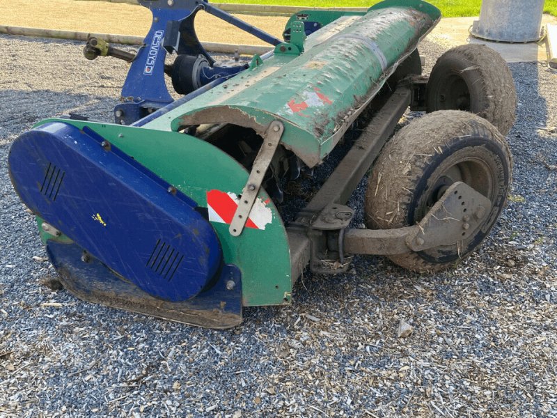 Mulchgerät & Häckselgerät del tipo Desvoys BROYEUR DR4 3.20 M, Gebrauchtmaschine en ST CLEMENT DE LA PLACE (Imagen 1)