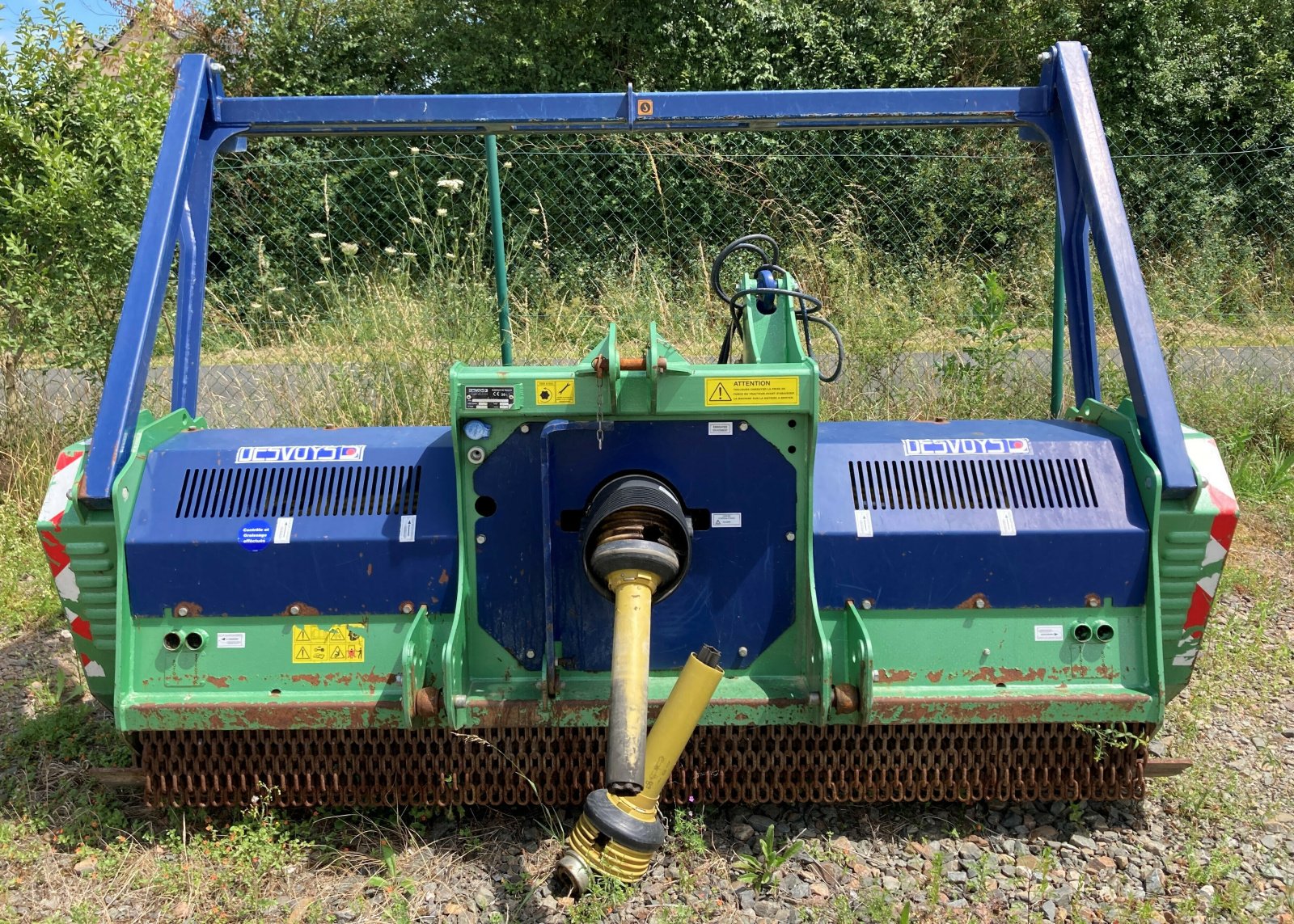 Mulchgerät & Häckselgerät des Typs Desvoys BROYEUR FORESTIER BH, Gebrauchtmaschine in ST CLEMENT DE LA PLACE (Bild 2)
