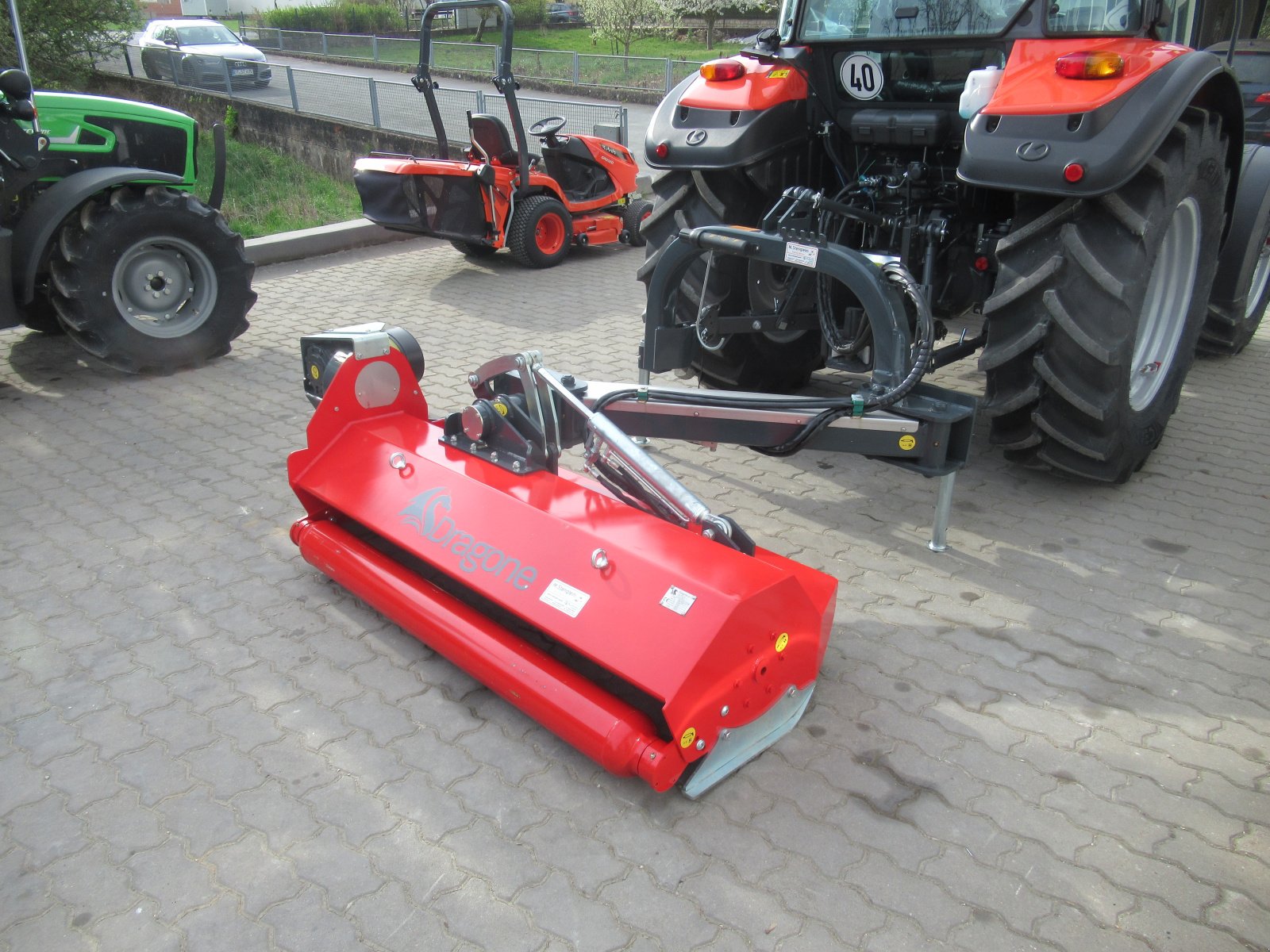 Mulchgerät & Häckselgerät des Typs DRAGONE Road VL 175, Neumaschine in Waischenfeld (Bild 2)