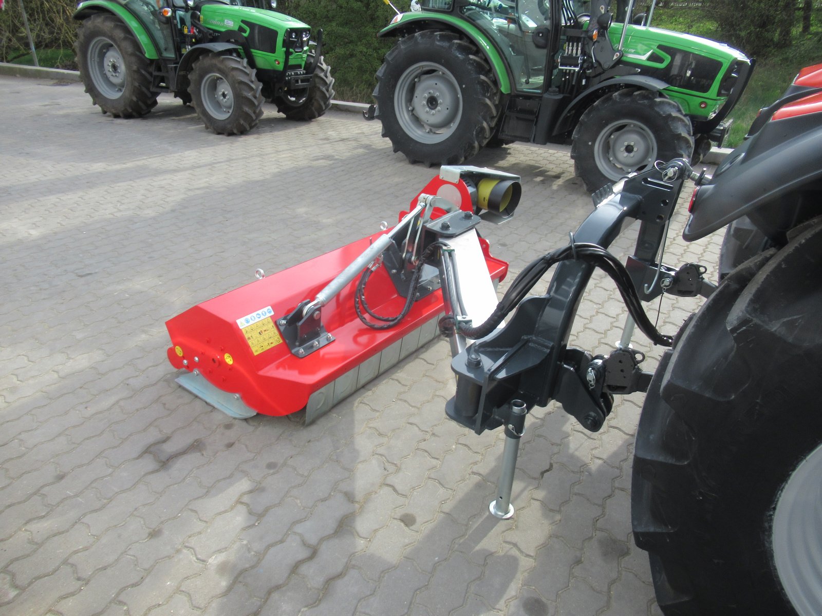 Mulchgerät & Häckselgerät des Typs DRAGONE Road VL 175, Neumaschine in Waischenfeld (Bild 3)