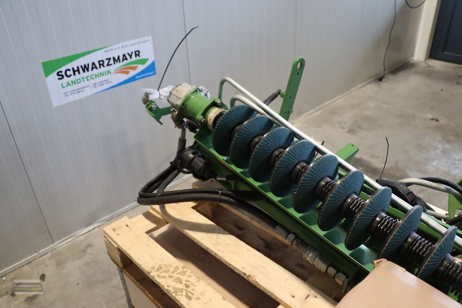 Mulchgerät & Häckselgerät del tipo Krone Messerschleifeinrichtung, Neumaschine In Gampern (Immagine 2)