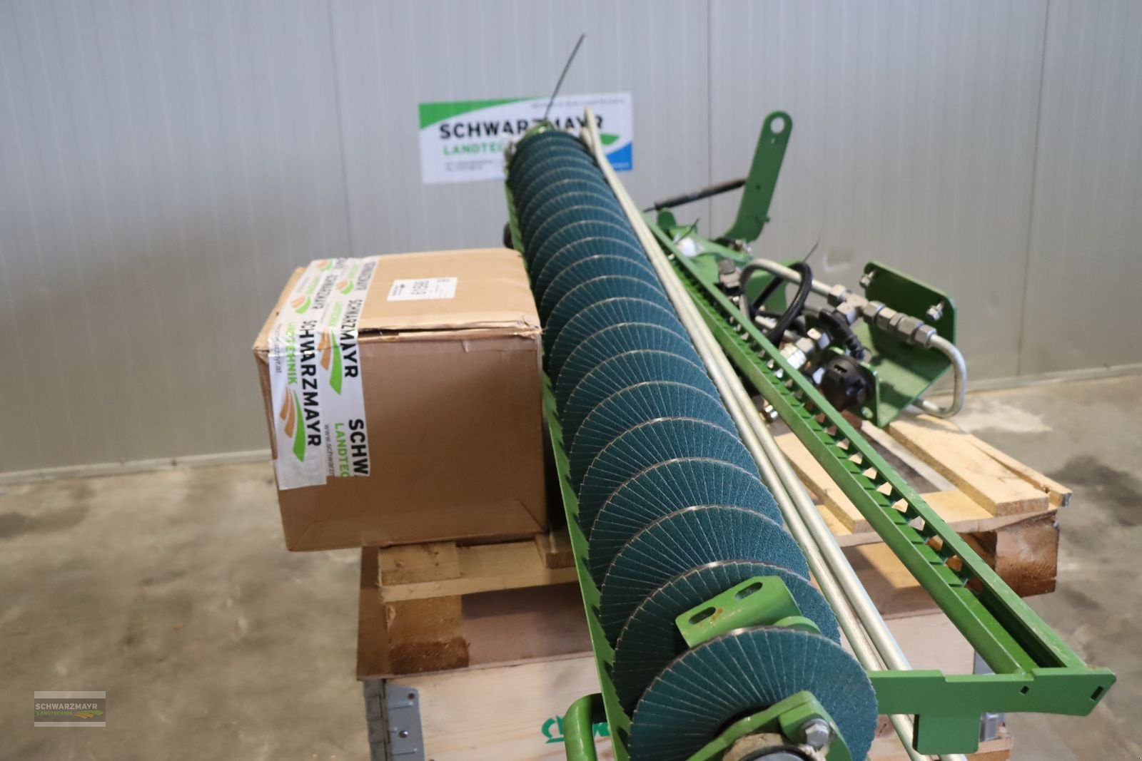 Mulchgerät & Häckselgerät del tipo Krone Messerschleifeinrichtung, Neumaschine In Gampern (Immagine 4)