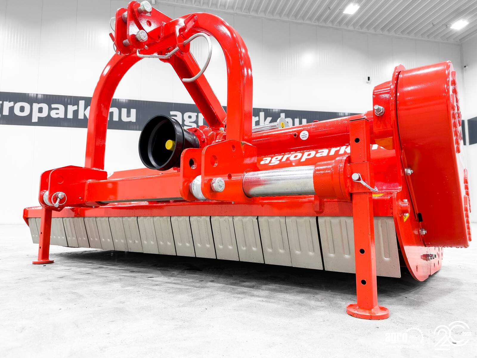 Mulchgerät & Häckselgerät typu Maschio Brava 200S 1.95 m working width flail mower, 22 hammers, pair of skids, and mud scraper, Gebrauchtmaschine w Csengele (Zdjęcie 16)