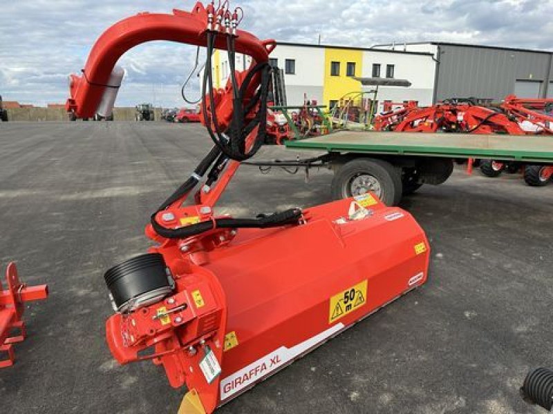 Mulchgerät & Häckselgerät of the type Maschio Giraffa XL 210 SE, Neumaschine in Grund (Picture 3)