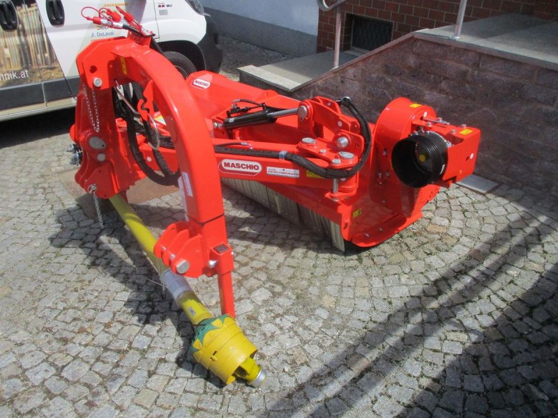 Mulchgerät & Häckselgerät des Typs Maschio Giraffa XXL 230 SE Mulcher, Neumaschine in St. Marienkirchen (Bild 1)