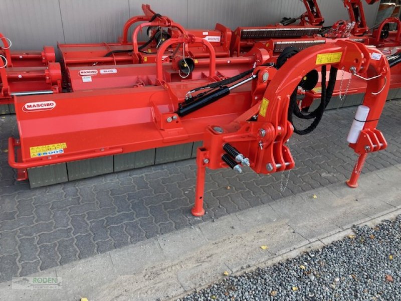 Mulchgerät & Häckselgerät des Typs Maschio Giraffa XXL 260 SE, Neumaschine in Lensahn (Bild 1)