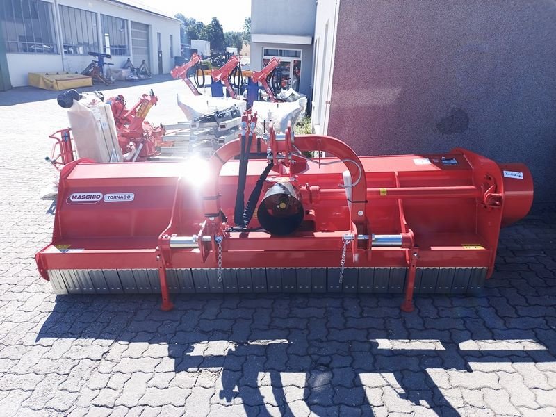 Mulchgerät & Häckselgerät des Typs Maschio Tornado 280 Universal-Häcksler, Neumaschine in St. Marienkirchen (Bild 2)