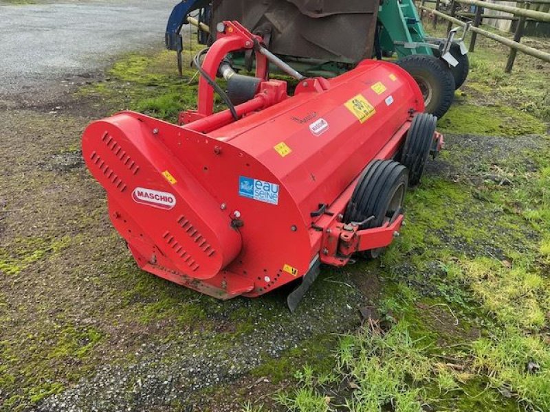 Mulchgerät & Häckselgerät des Typs Maschio TORNADO310, Gebrauchtmaschine in les hayons (Bild 2)
