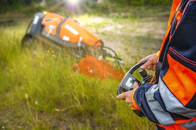 Mulchgerät & Häckselgerät of the type Müthing Bergmann Funkraupe M201, Gebrauchtmaschine in NATTERNBACH (Picture 11)