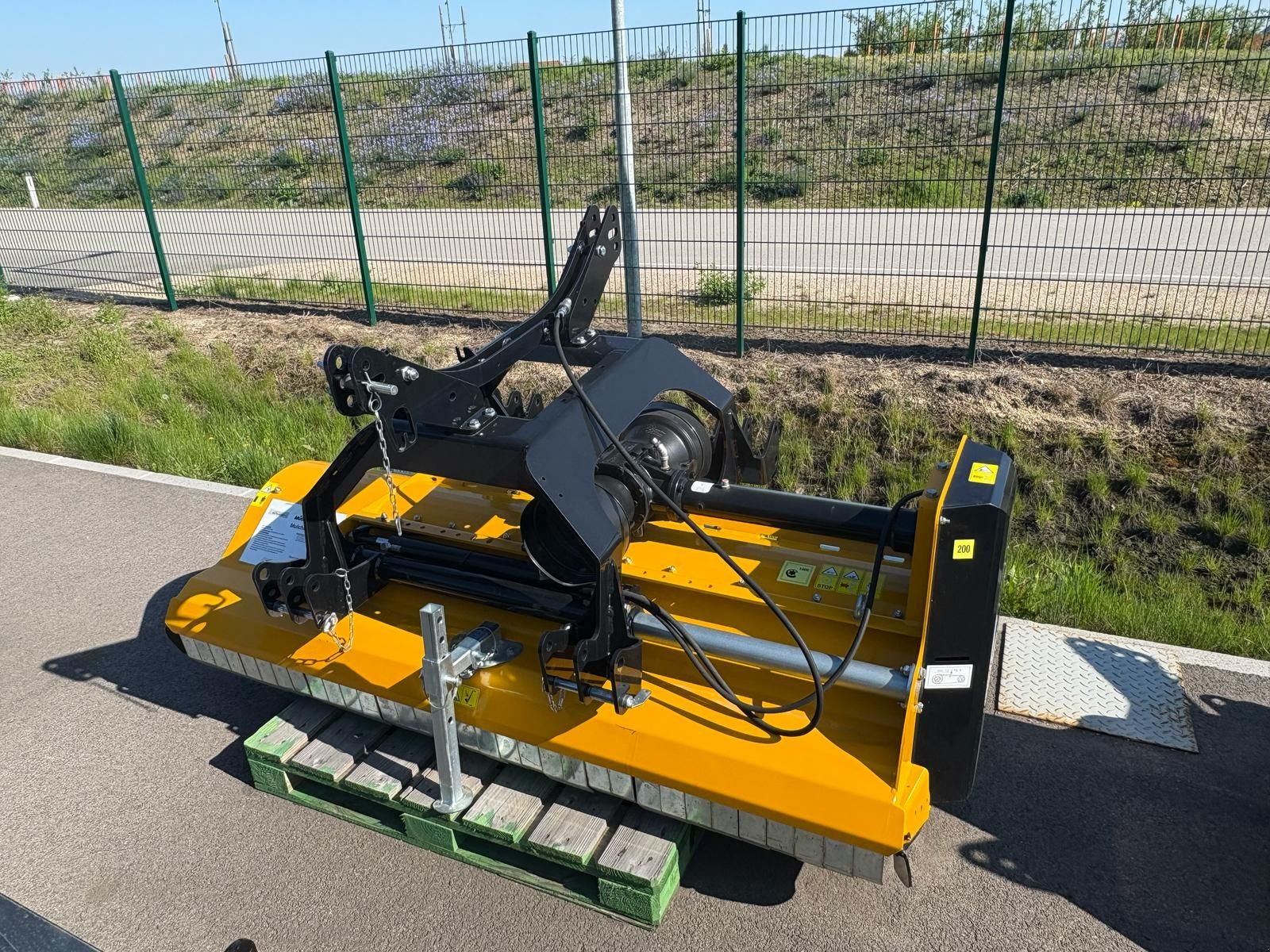 Mulchgerät & Häckselgerät des Typs Müthing MU-O 200, Neumaschine in Grund (Bild 1)