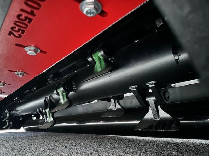 Mulchgerät & Häckselgerät tip Müthing Mulcher MU-H220 Alpinshark Front-Heckanbau, Neumaschine in Tamsweg (Poză 15)