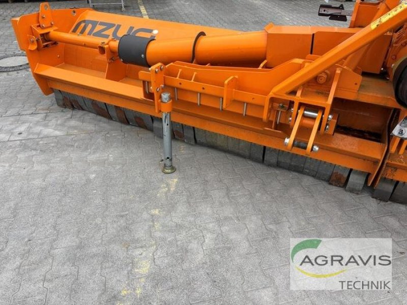 Mulchgerät & Häckselgerät del tipo Mzuri ICUT 600, Gebrauchtmaschine In Salzkotten (Immagine 8)