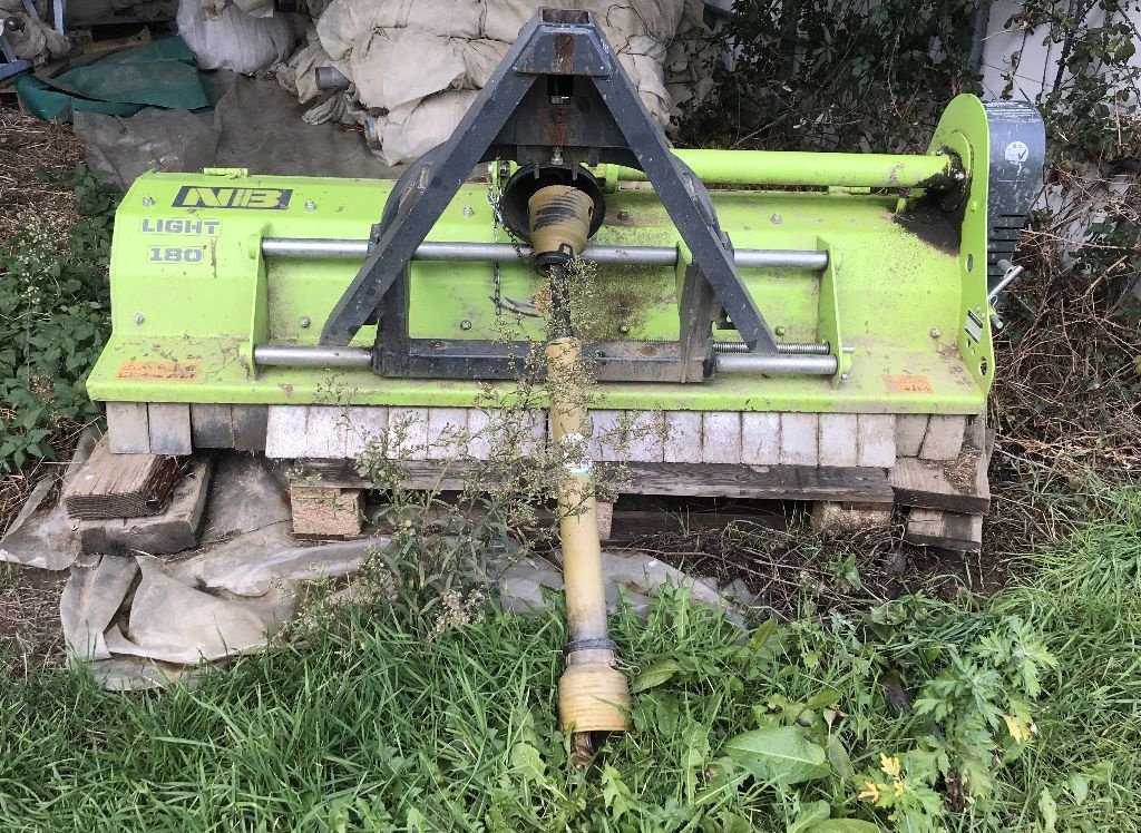 Mulchgerät & Häckselgerät des Typs Niubo LIGHT180, Gebrauchtmaschine in ST MARTIN EN HAUT (Bild 1)