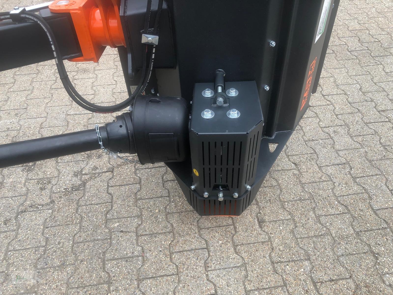 Mulchgerät & Häckselgerät του τύπου PreissTec Dynamic 220 Heck- Seitenmulcher, Neumaschine σε Bad Kötzting (Φωτογραφία 10)