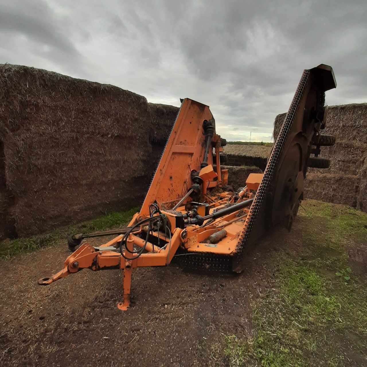 Mulchgerät & Häckselgerät des Typs Rousseau 620, Gebrauchtmaschine in PRÉFONTAINES (Bild 1)