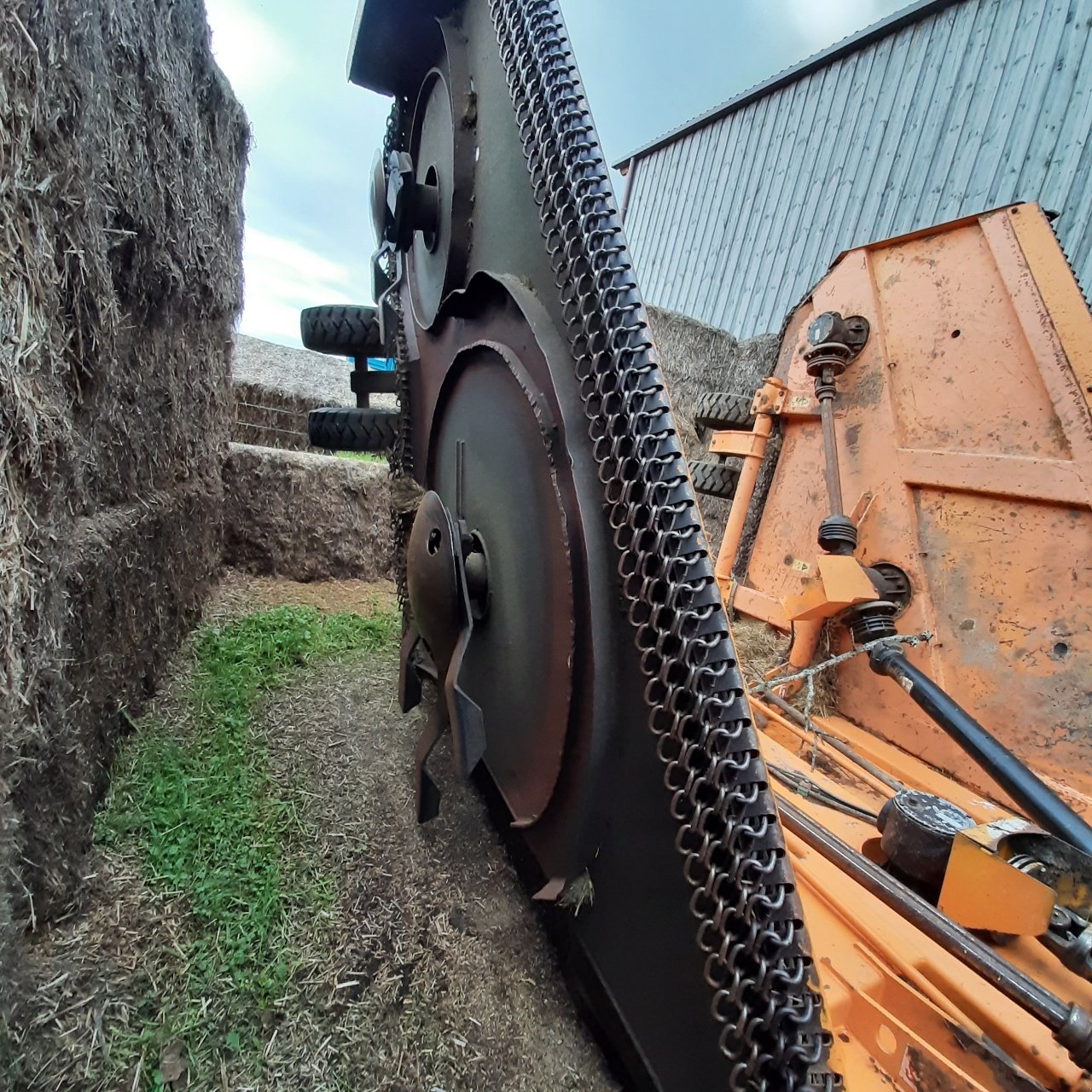 Mulchgerät & Häckselgerät des Typs Rousseau 620, Gebrauchtmaschine in PRÉFONTAINES (Bild 3)