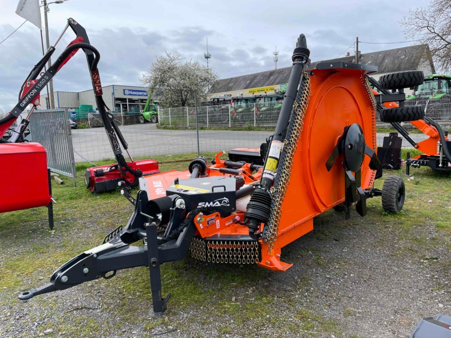 Mulchgerät & Häckselgerät des Typs SMA Gyrobroyeur SBW460 SMA, Gebrauchtmaschine in LA SOUTERRAINE (Bild 1)