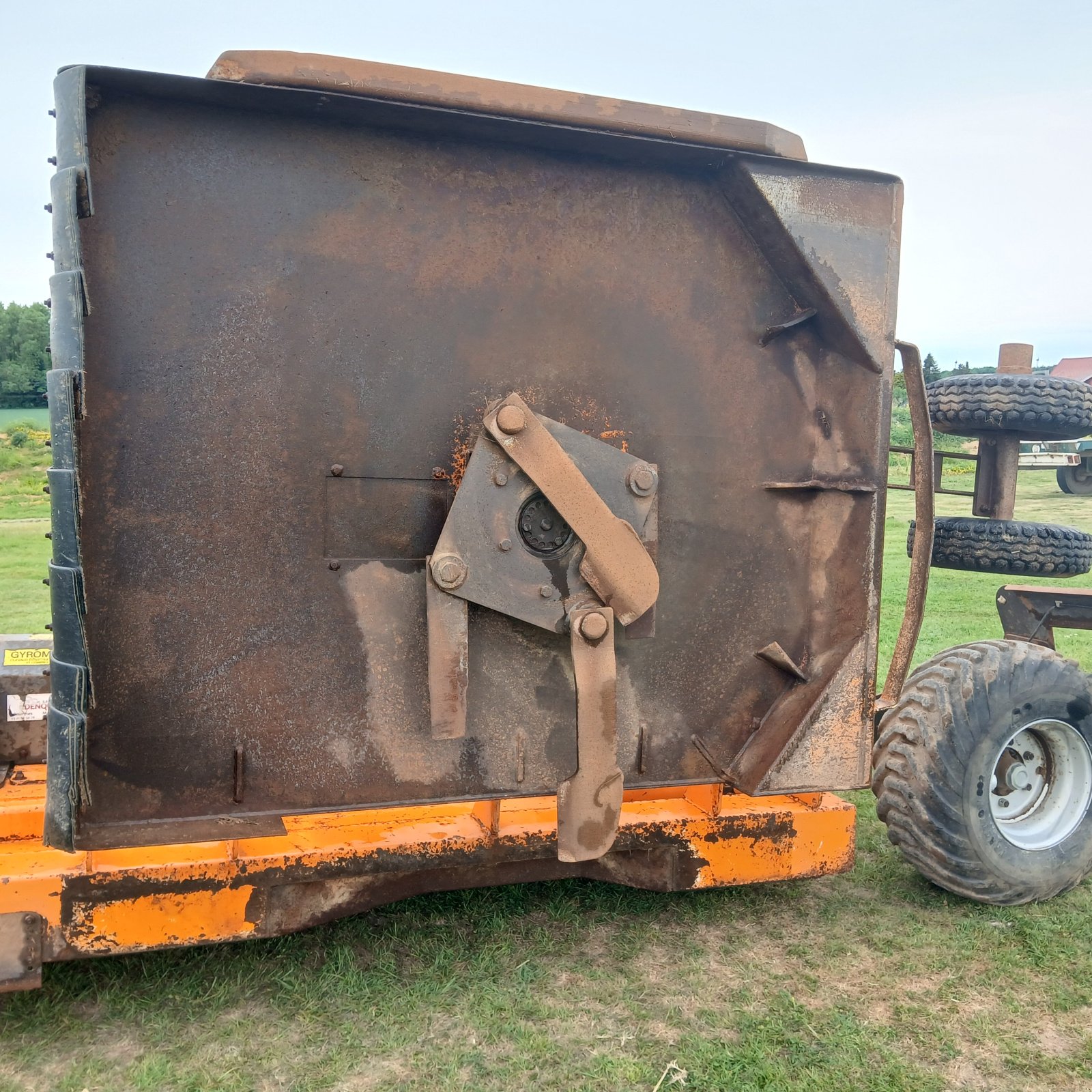 Mulchgerät & Häckselgerät des Typs Sonstige 5M, Gebrauchtmaschine in HERLIN LE SEC (Bild 7)