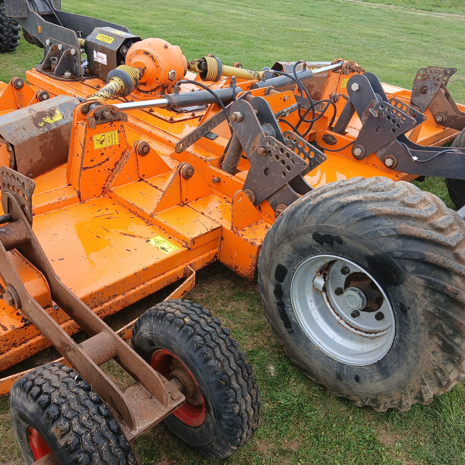 Mulchgerät & Häckselgerät des Typs Sonstige 5M, Gebrauchtmaschine in HERLIN LE SEC (Bild 3)