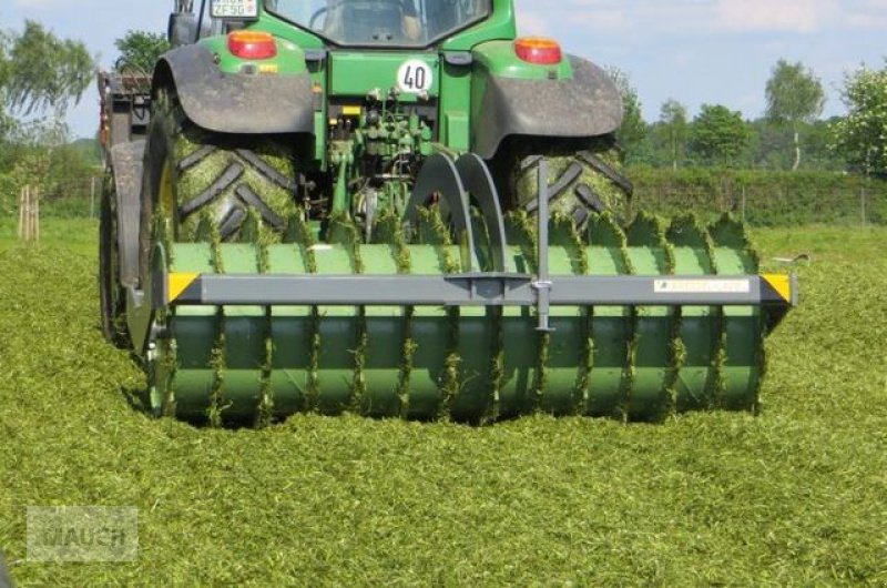 Mulchgerät & Häckselgerät of the type Sonstige Bressel & Lade Silowalze XL, Neumaschine in Burgkirchen (Picture 8)