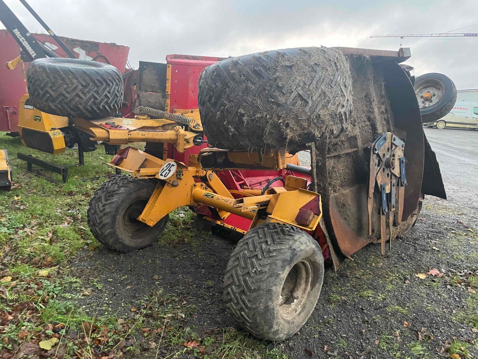 Mulchgerät & Häckselgerät typu Sonstige Broyeur de végétaux G5400 . Gyrax, Gebrauchtmaschine v SAINT CLAIR SUR ELLE (Obrázek 8)