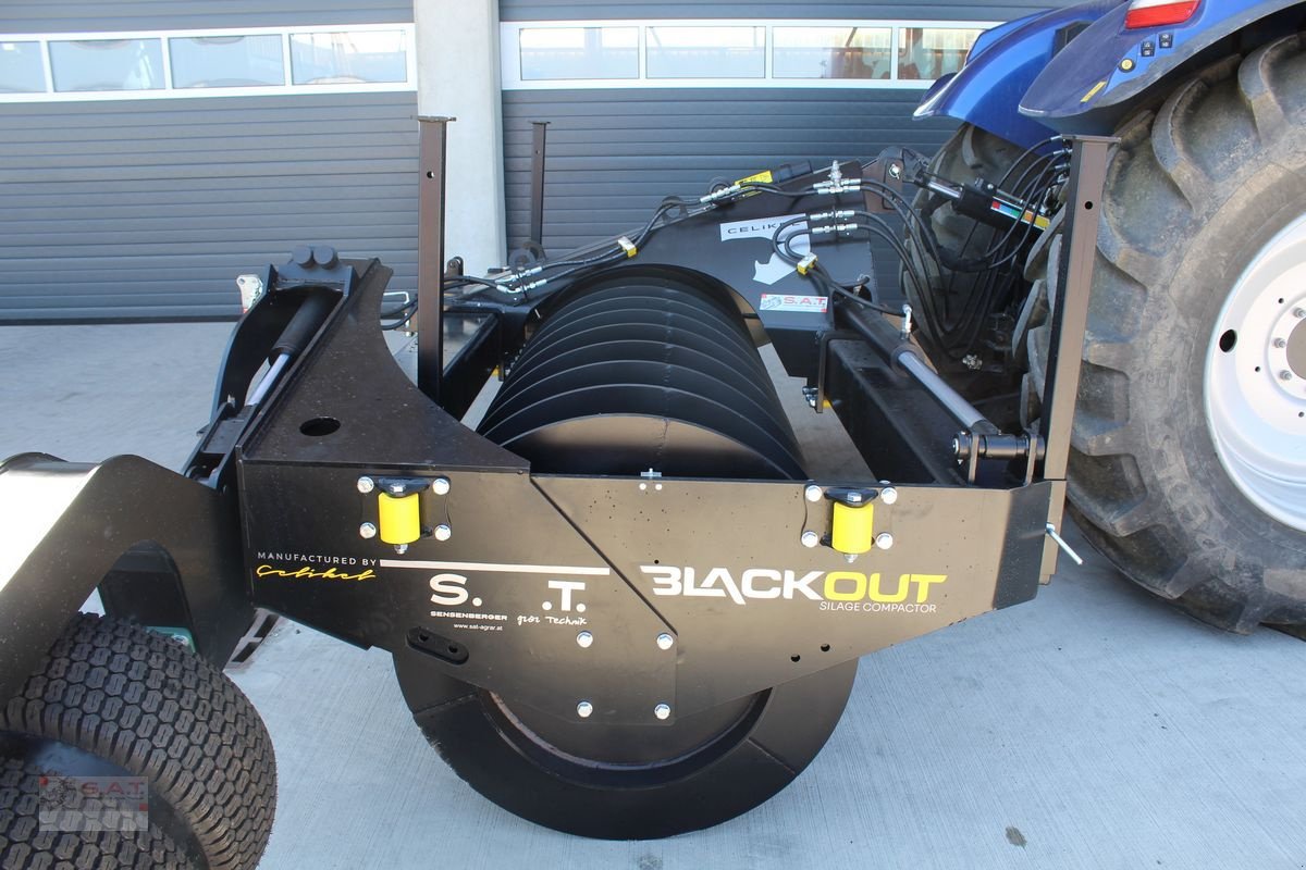 Mulchgerät & Häckselgerät des Typs Sonstige Celikel Silowalze Blackout 3000 + Seitenverdicht, Neumaschine in Eberschwang (Bild 13)