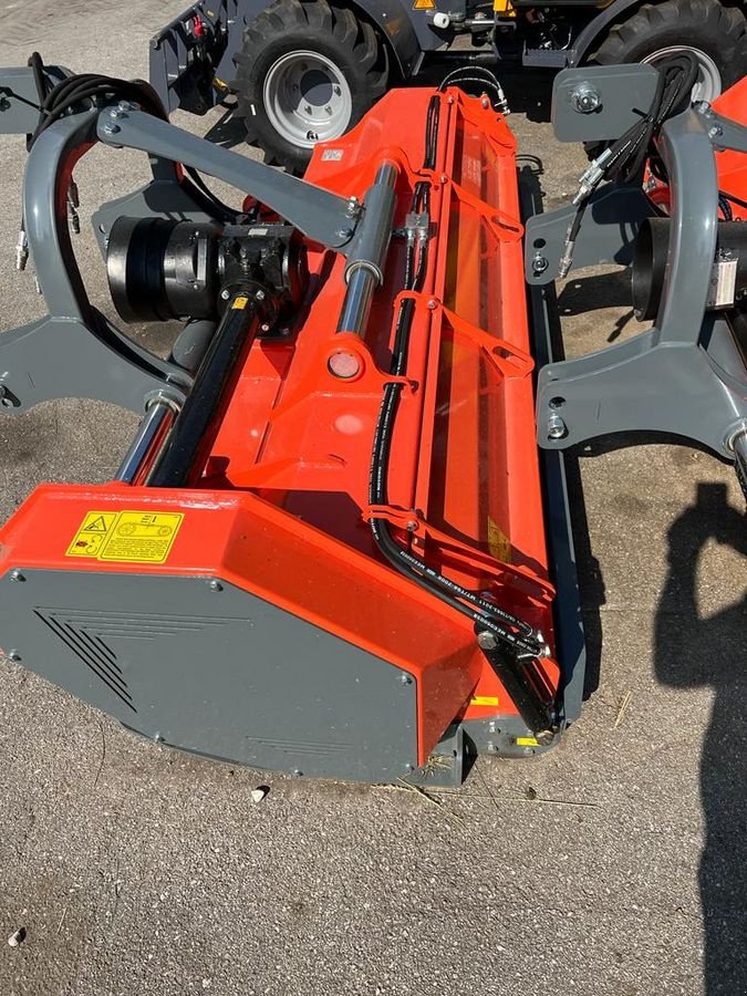 Mulchgerät & Häckselgerät типа Sonstige Eurotrac Schlegelmulcher B&S Profi 260 H, Neumaschine в Burgkirchen (Фотография 3)