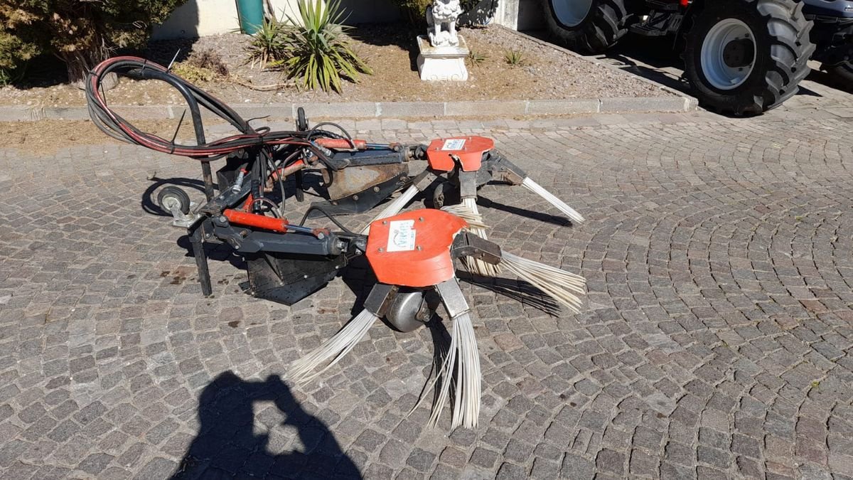 Mulchgerät & Häckselgerät Türe ait Sonstige HMF FU 162 mit Frontbesen Vimas - GZ2439, Gebrauchtmaschine içinde Eppan (BZ) (resim 3)