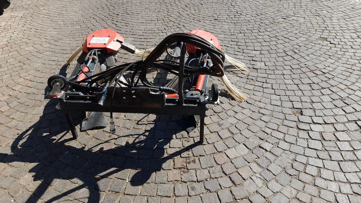 Mulchgerät & Häckselgerät Türe ait Sonstige HMF FU 162 mit Frontbesen Vimas - GZ2439, Gebrauchtmaschine içinde Eppan (BZ) (resim 4)