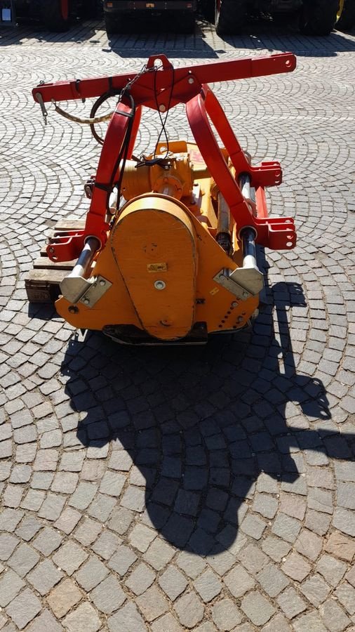 Mulchgerät & Häckselgerät Türe ait Sonstige HMF FU 162 mit Frontbesen Vimas - GZ2439, Gebrauchtmaschine içinde Eppan (BZ) (resim 7)