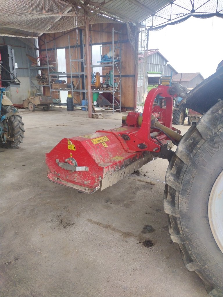 Mulchgerät & Häckselgerät tip Sonstige LEVANTE 220, Gebrauchtmaschine in CHAUMONT (Poză 1)