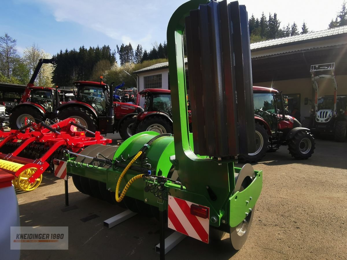 Mulchgerät & Häckselgerät des Typs Sonstige Silowalze 300, Neumaschine in Altenfelden (Bild 5)