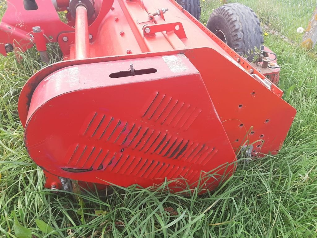 Mulchgerät & Häckselgerät van het type Sonstige TSR 322, Gebrauchtmaschine in SAINT-HILAIRE-EN-PUISEAUX (Foto 10)