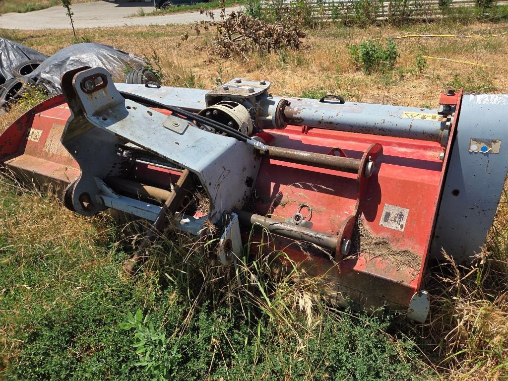 Mulchgerät & Häckselgerät от тип Suire 280, Gebrauchtmaschine в ST MARTIN EN HAUT (Снимка 1)