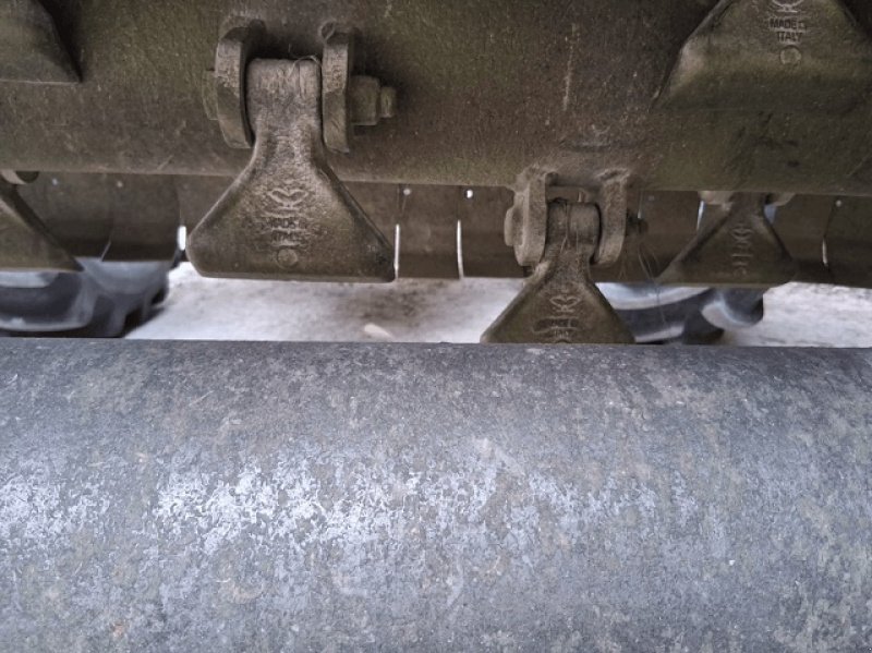 Mulchgerät & Häckselgerät van het type Suire ROTOGRYP RP 2500, Gebrauchtmaschine in PITHIVIERS Cedex (Foto 5)